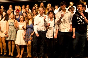 Chor und Orchester des Goethe-Gymnasiums unter Leitung von Astrid Demattia