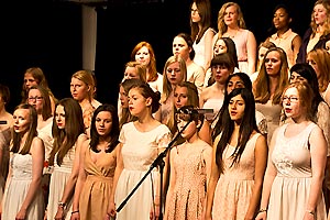 Chor und Orchester des Goethe-Gymnasiums unter Leitung von Astrid Demattia