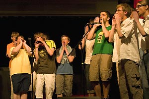 Chor und Orchester des Goethe-Gymnasiums unter Leitung von Astrid Demattia