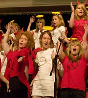 Chor und Orchester des Goethe-Gymnasiums unter Leitung von Astrid Demattia