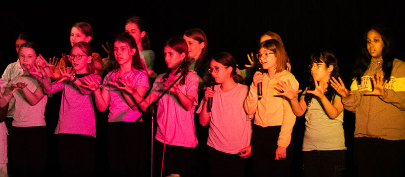 Musik Goethe - Der Zauberwald - Zirkusmusical des Goethe-Unterstufenchores 2024