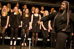 Chor und Orchester des Goethe-Gymnasiums unter Leitung von Astrid Demattia