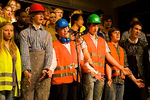 Chor und Orchester des Goethe-Gymnasiums unter Leitung von Astrid Demattia