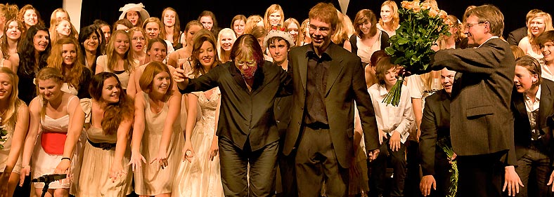 Chor und Orchester des Goethe-Gymnasiums unter Leitung von Astrid Demattia