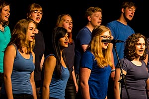 Chor und Orchester des Goethe-Gymnasiums unter Leitung von Astrid Demattia