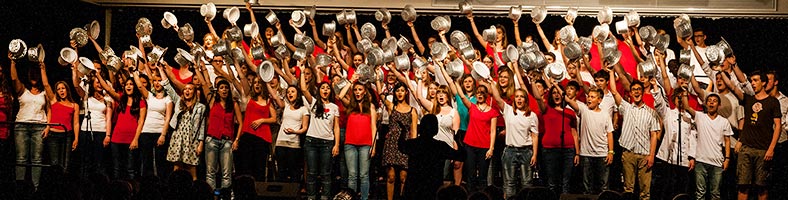 Chor und Orchester des Goethe-Gymnasiums unter Leitung von Astrid Demattia