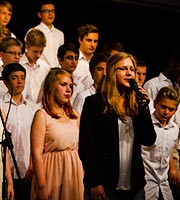 Chor und Orchester des Goethe-Gymnasiums unter Leitung von Astrid Demattia