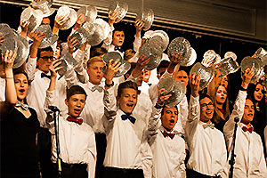 Chor und Orchester des Goethe-Gymnasiums unter Leitung von Astrid Demattia