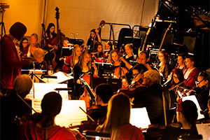 Chor und Orchester des Goethe-Gymnasiums unter Leitung von Astrid Demattia