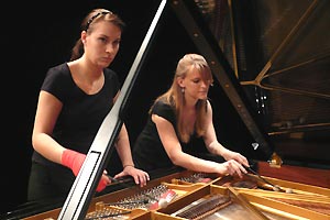 Chor und Orchester des Goethe-Gymnasiums unter Leitung von Astrid Demattia