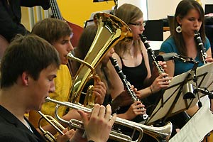 Chor und Orchester des Goethe-Gymnasiums unter Leitung von Astrid Demattia