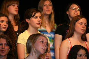 Chor und Orchester des Goethe-Gymnasiums unter Leitung von Astrid Demattia