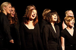 Chor und Orchester des Goethe-Gymnasiums unter Leitung von Astrid Demattia