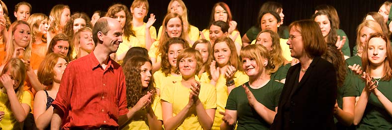 Chor und Orchester des Goethe-Gymnasiums unter Leitung von Astrid Demattia