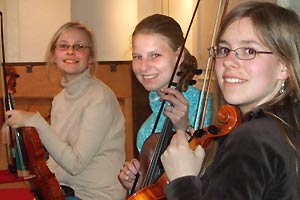 Chor und Orchester des Goethe-Gymnasiums unter Leitung von Astrid Demattia