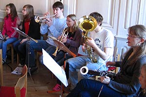 Chor und Orchester des Goethe-Gymnasiums unter Leitung von Astrid Demattia