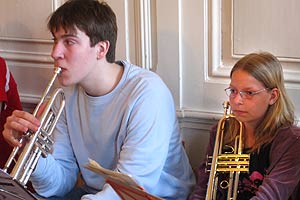 Chor und Orchester des Goethe-Gymnasiums unter Leitung von Astrid Demattia