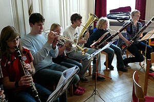 Chor und Orchester des Goethe-Gymnasiums unter Leitung von Astrid Demattia