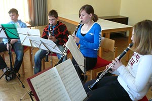 Chor und Orchester des Goethe-Gymnasiums unter Leitung von Astrid Demattia