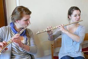 Chor und Orchester des Goethe-Gymnasiums unter Leitung von Astrid Demattia