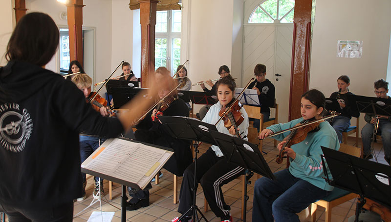 Musik Goethe - Orchester- und Chorreise 2024 ins Schloss Noer
