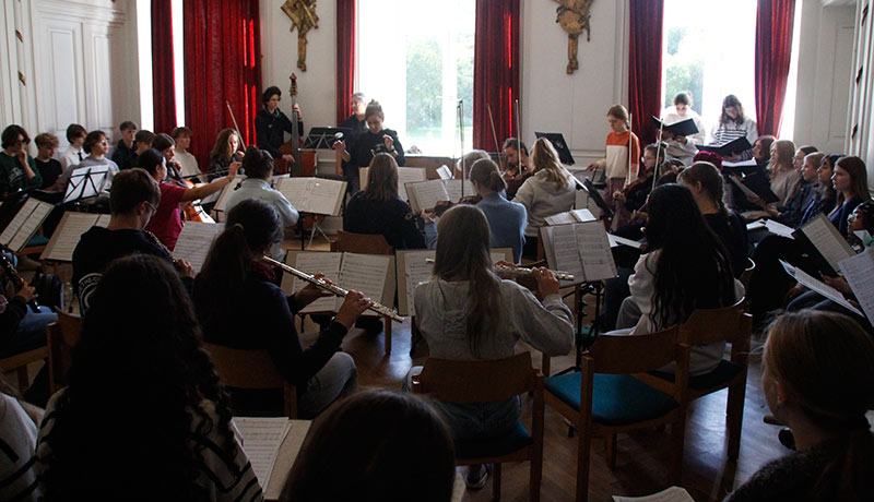 Musik Goethe - Orchester- und Chorreise 2024 ins Schloss Noer
